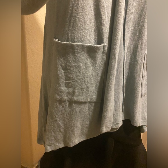 Super soft cardigan length from shoulder to hem 32”, new with no tags - Picture 4 of 5